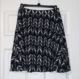🌎 2/$18 Size L Joe B skirt
